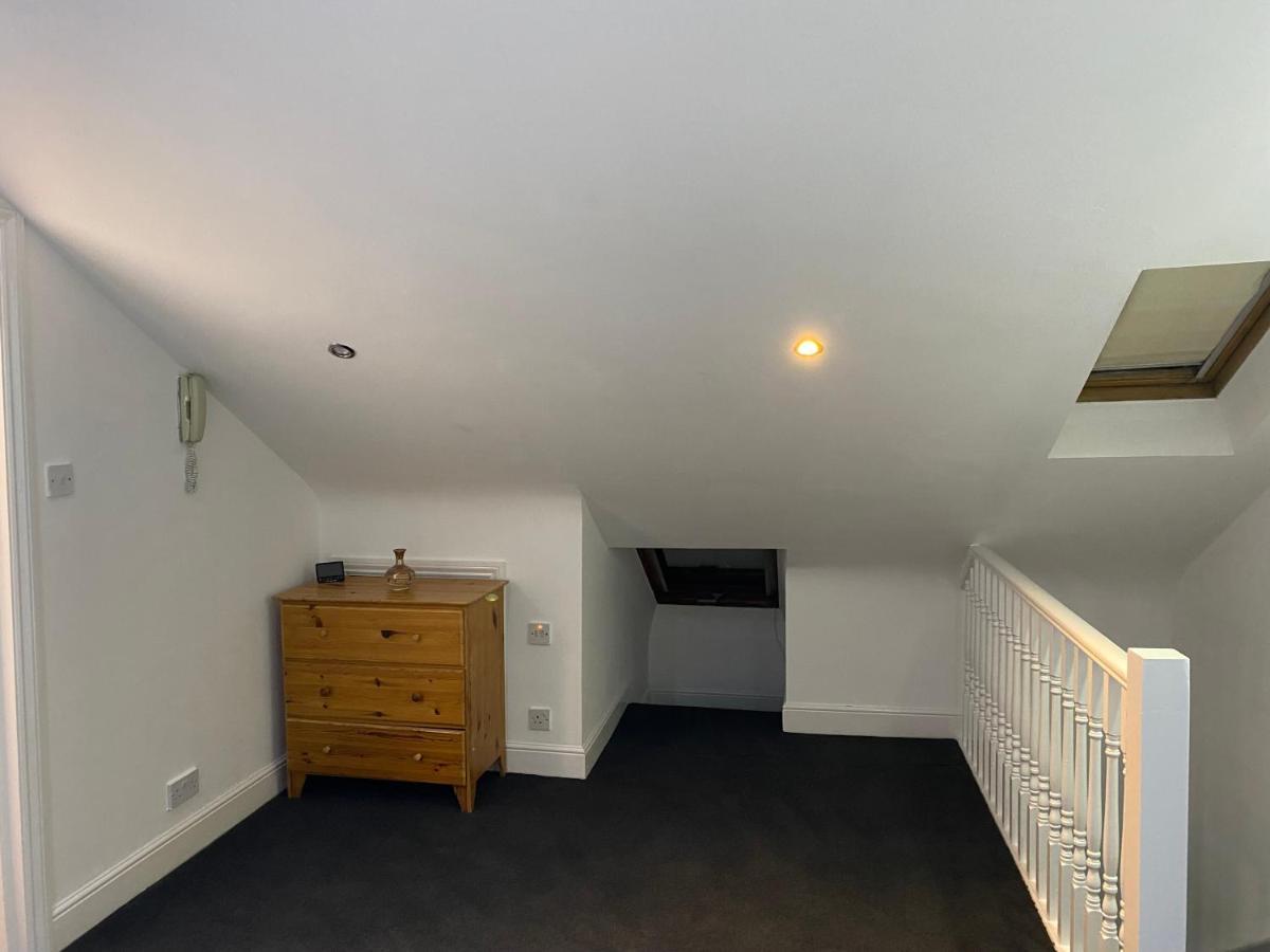 Apartment Flat *