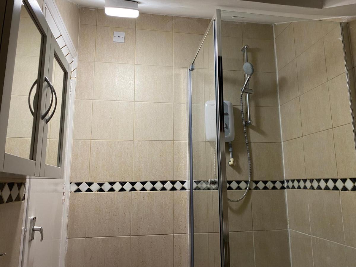 Apartment Flat Hatch End